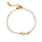 Επιχρυσωμένη αλυσίδα από ατσάλι με λευκές πέρλες και επιχρυσωμένο σταυρό