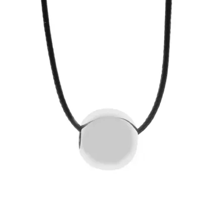 Ασημένια σφαίρα illustration σε μαύρο σχοινάκι με μακραμε δέσιμο