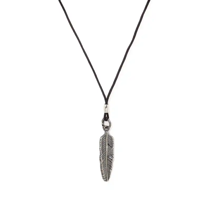 3000037 Κολιέ από μαύρο σχοινί με διακοσμητικό πούπουλο από ασήμι 925 - Image 1