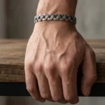 Χειροπέδα χωρίς κούμπωμα με επαναλαμβανόμενους ρόμβους από ανθρακί ανοξείδωτο ατσάλι - Image 2