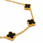Αλυσίδα χεριού με διακοσμητικά Lucky Clovers από επιχρυσωμένο ατσάλι και επικάλυψη επιφάνειας με σχέδιο Black Onyx - Image 2