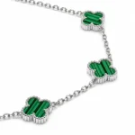 Αλυσίδα χεριού με διακοσμητικά Lucky Clovers από ασημί ατσάλι και επικάλυψη επιφάνειας με σχέδιο Μαλαχίτη - Image 2